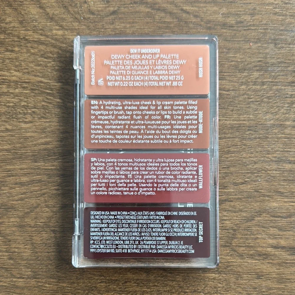 Danessa Myricks Beauty Orange and Red Blush Palette - Picture 2 of 2